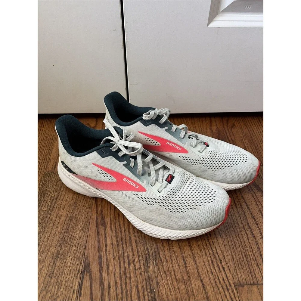 Brooks Womens Launch 8 1203451B110 Gray Running Shoes Sneakers Size 12